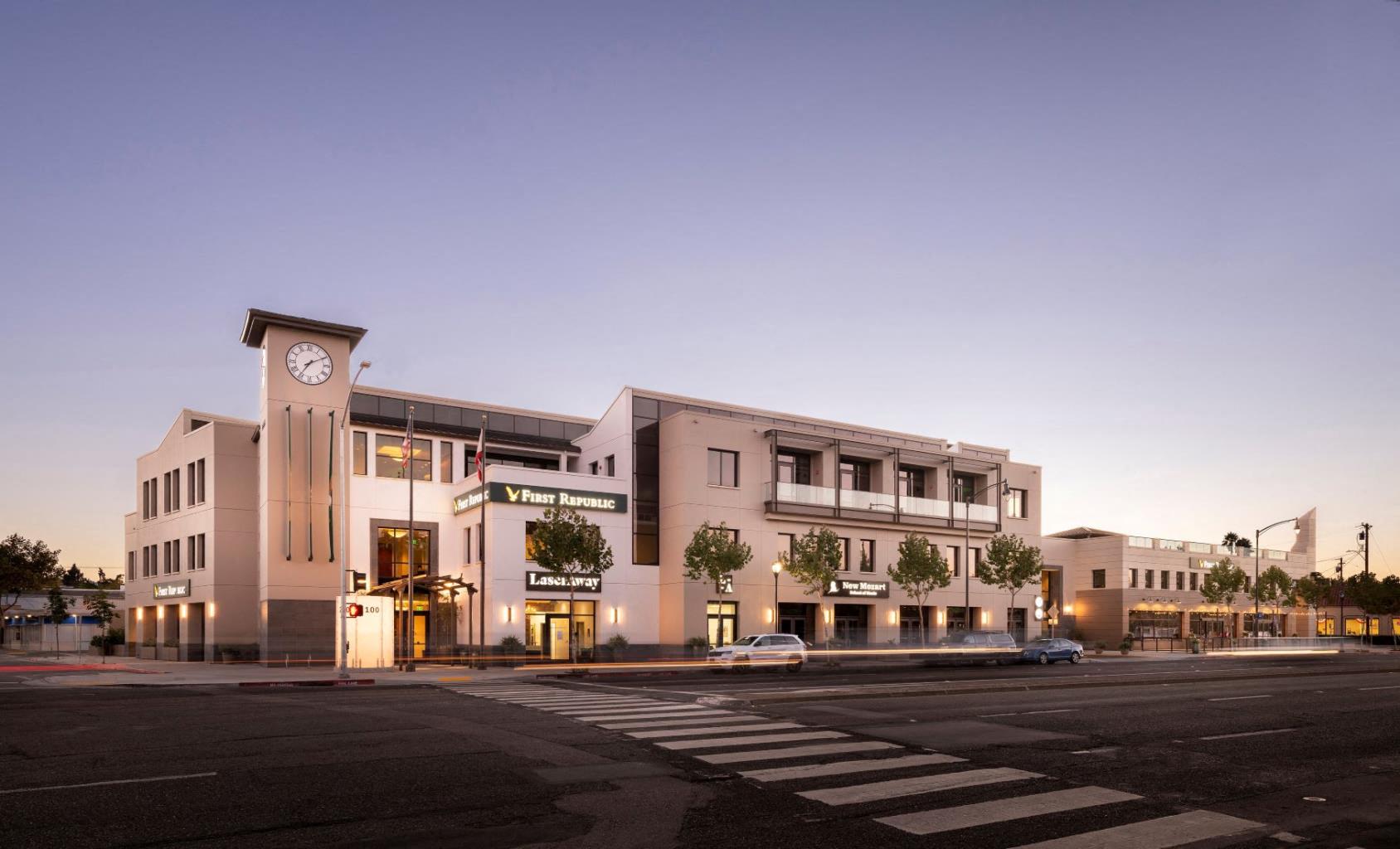 2100 El Camino Real